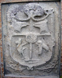 Escudo dos Moscoso, na casa natal o almirante Mourelle de la Rúa (aldea de Gondomil)